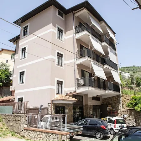 Casa Anna Apartments Pimonte Esterno foto